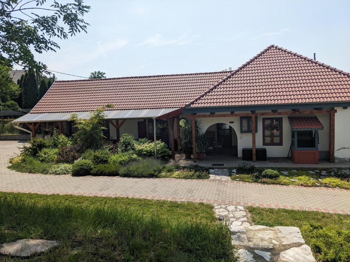 Szilvásvárad Guest House Magyar Route 66 מראה חיצוני תמונה